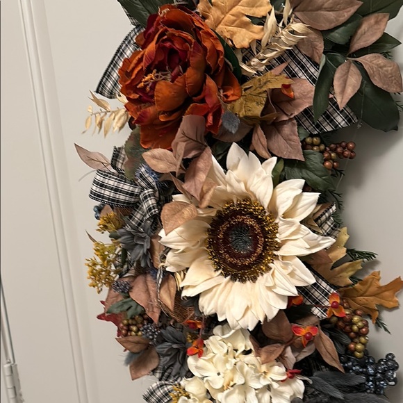 Swag Teardrop Door Hanger Hand Crafted Blue Cream Elegant Floral Door Swag Plai… - Picture 6 of 7